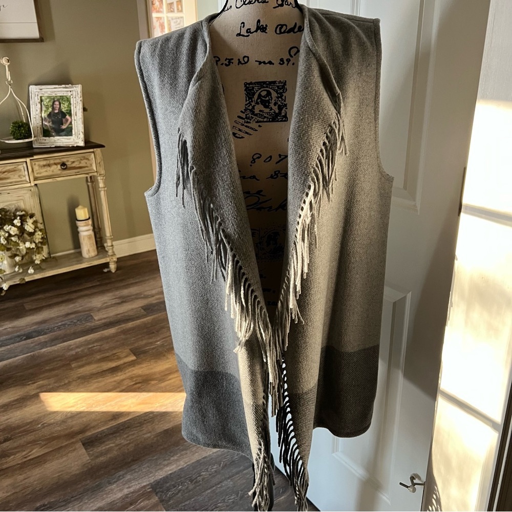 Vineyards vines wool fringe blanket vest draped front size xl plus gray winter - Picture 2 of 12